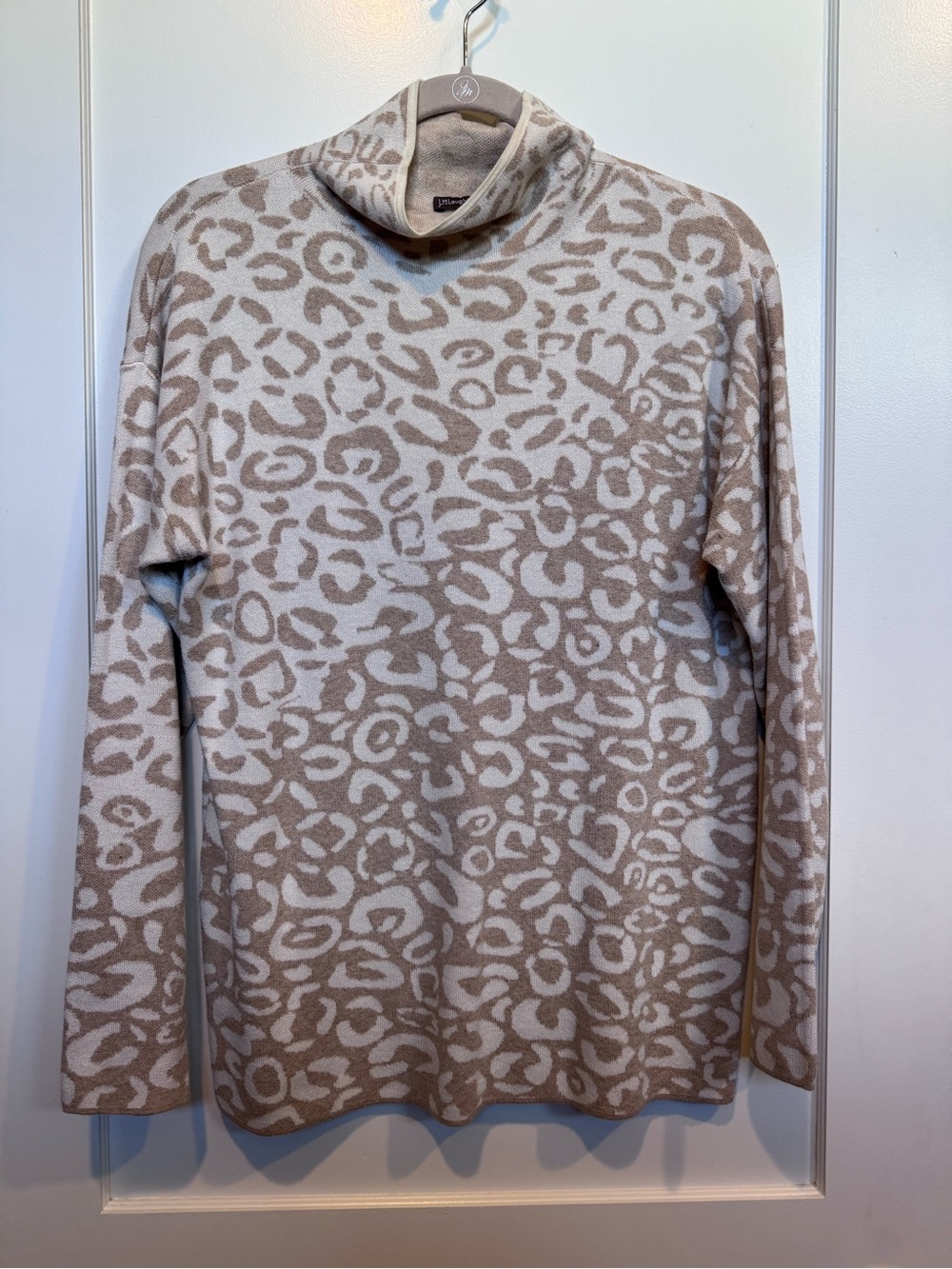 J McLaughlin Leopard Sweater Size Small